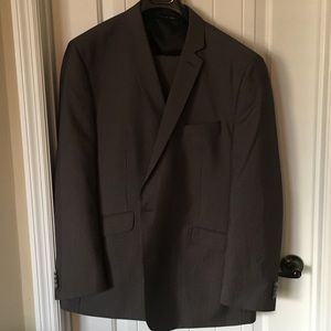 Kenneth Cole Reaction 3-piece Suit